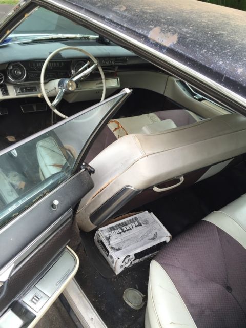 1965 Cadillac DeVille 4 door sedan - photo 2