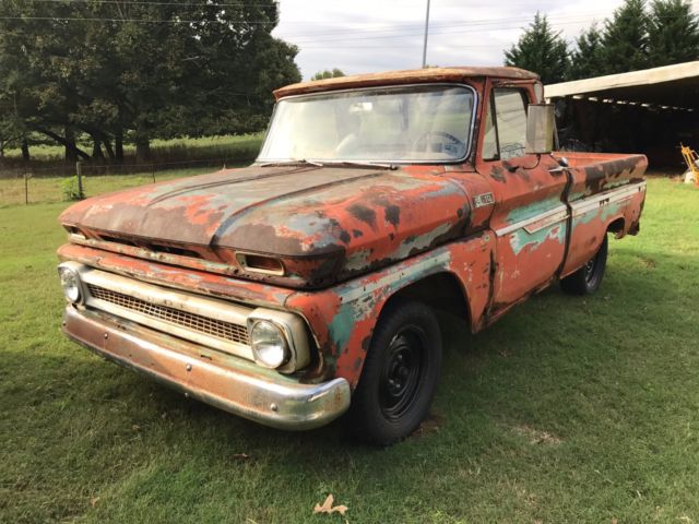 1965 Chevrolet C-10 Deluxe / Custom Cab