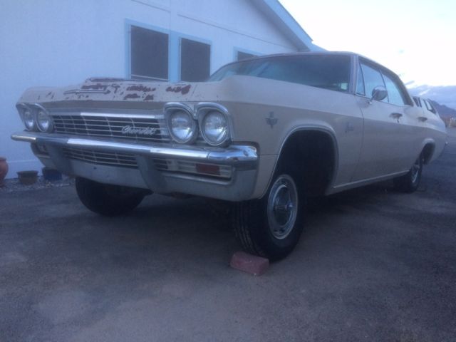 1965 Chevrolet Caprice fact. A/C Hi perf. 327 4 bbl. P/glide 12 bolt diff. 1965 Chevrolet Caprice Cloth deluxe