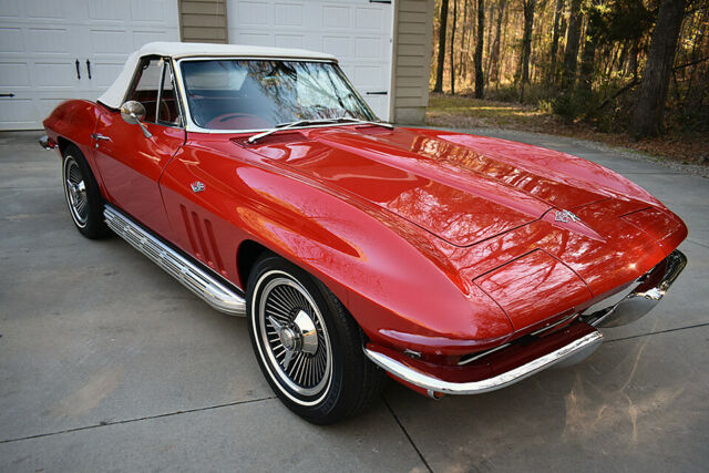 1965 Chevrolet Corvette - photo 2