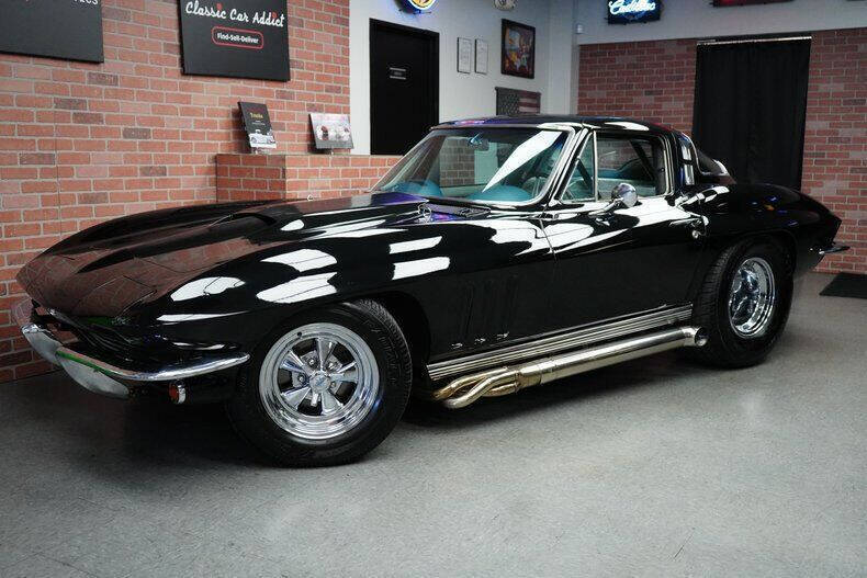 1965 Chevrolet Corvette - photo 2