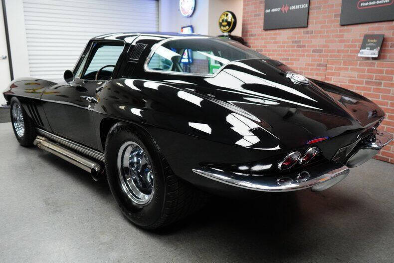 1965 Chevrolet Corvette - photo 9
