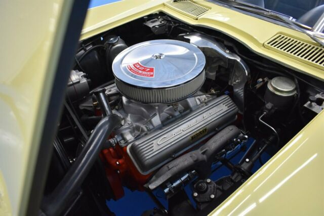 1965 Chevrolet Corvette - photo 3