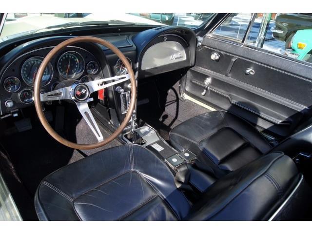 1965 Chevrolet Corvette - photo 2