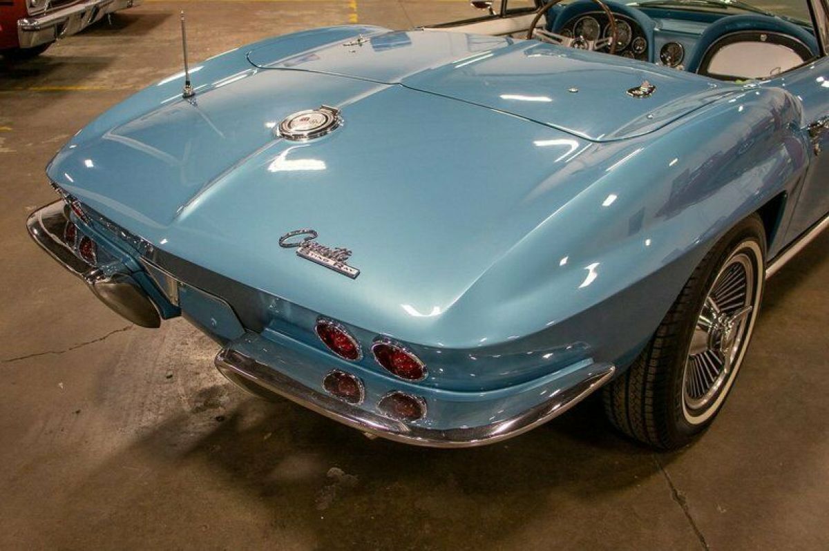1965 Chevrolet Corvette - photo 11