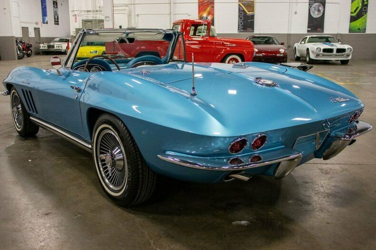 1965 Chevrolet Corvette - photo 3