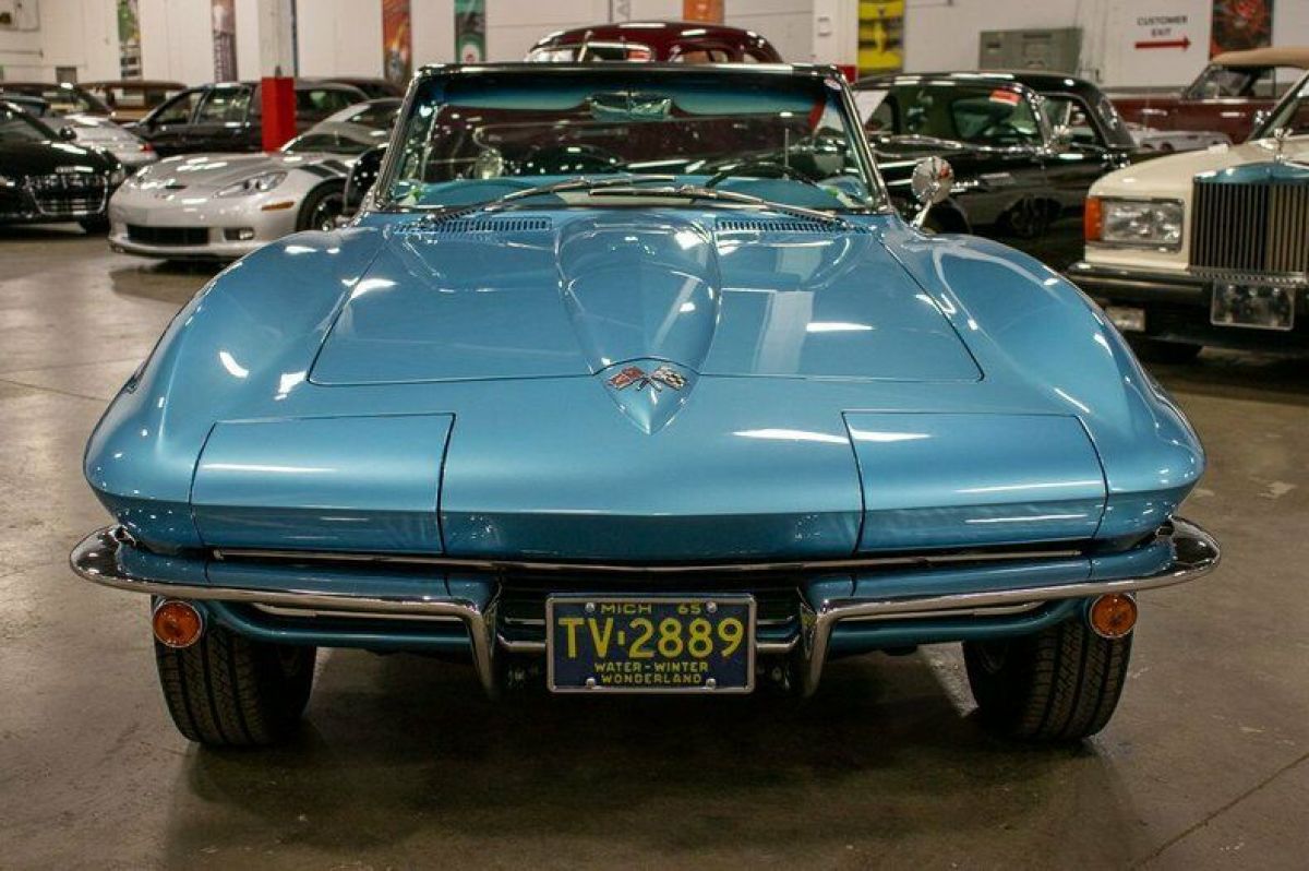 1965 Chevrolet Corvette - photo 8