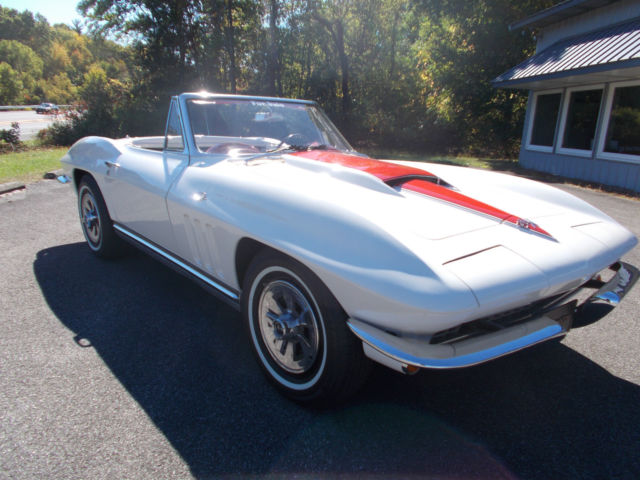 1965 Chevrolet Corvette Convertible - photo 9