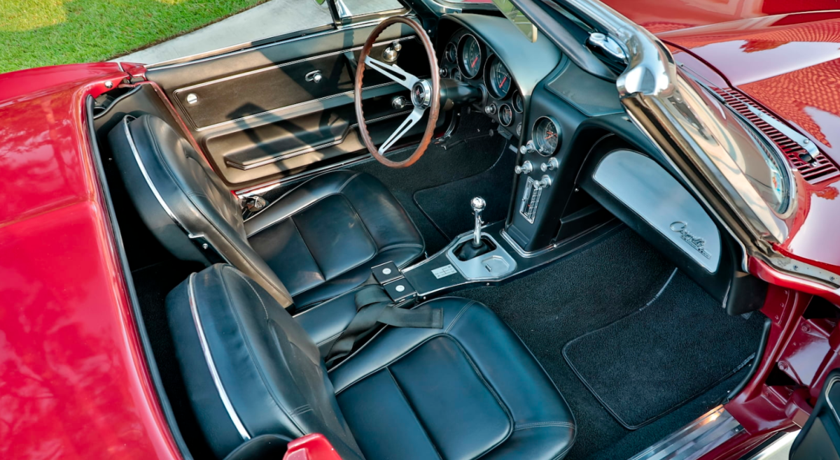 1965 Chevrolet Corvette - photo 10