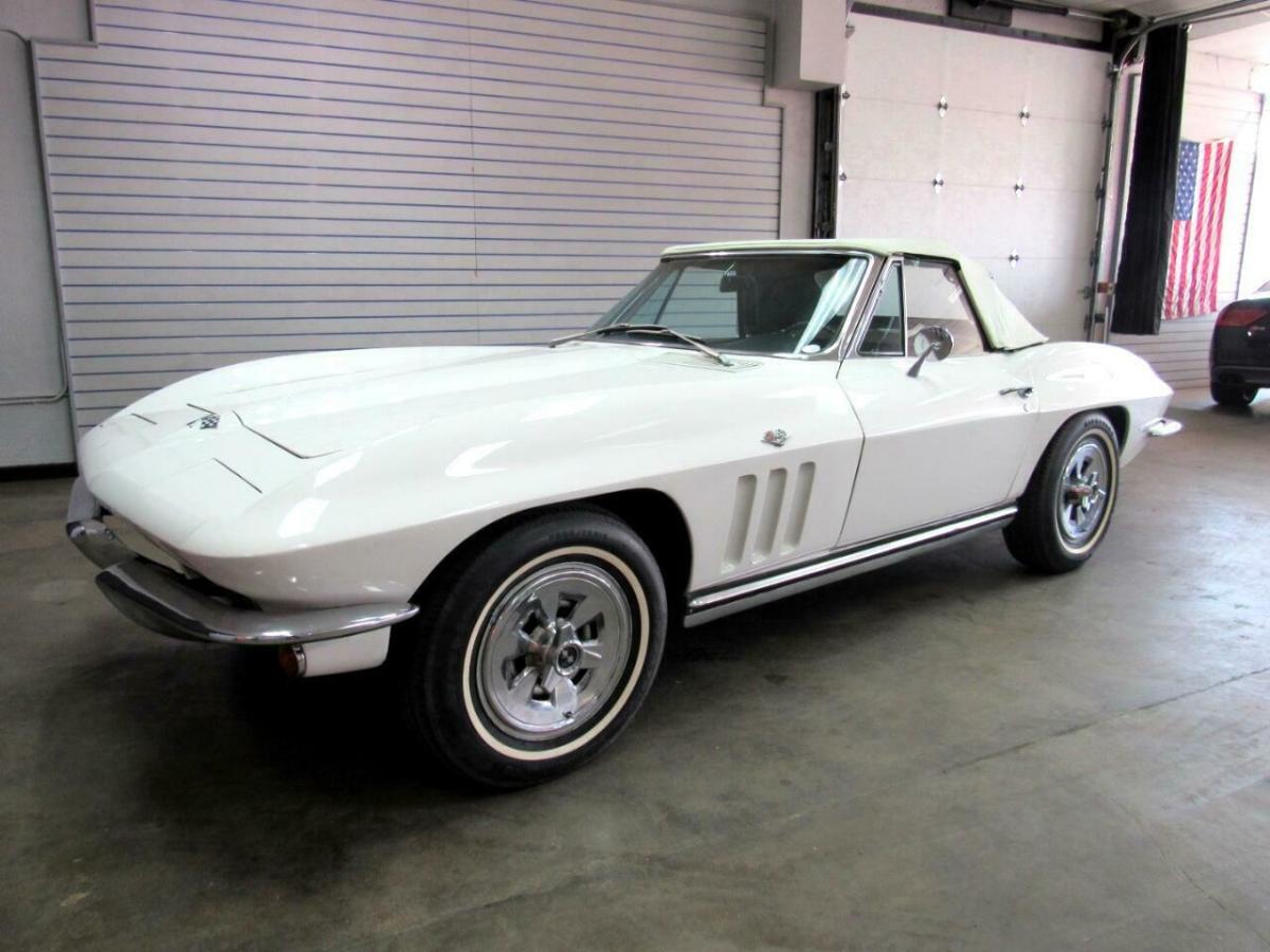 1965 Chevrolet Corvette Convertible - photo 13