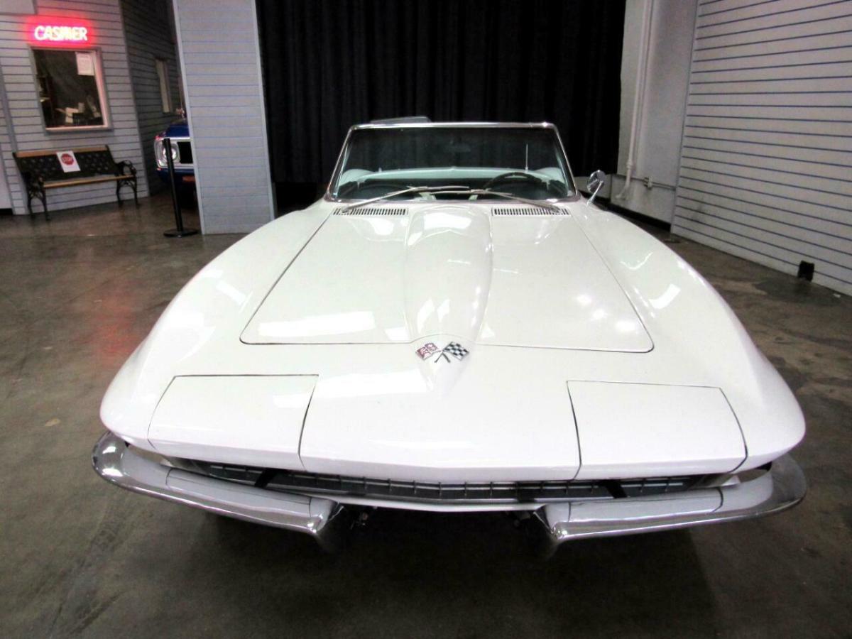 1965 Chevrolet Corvette Convertible - photo 8