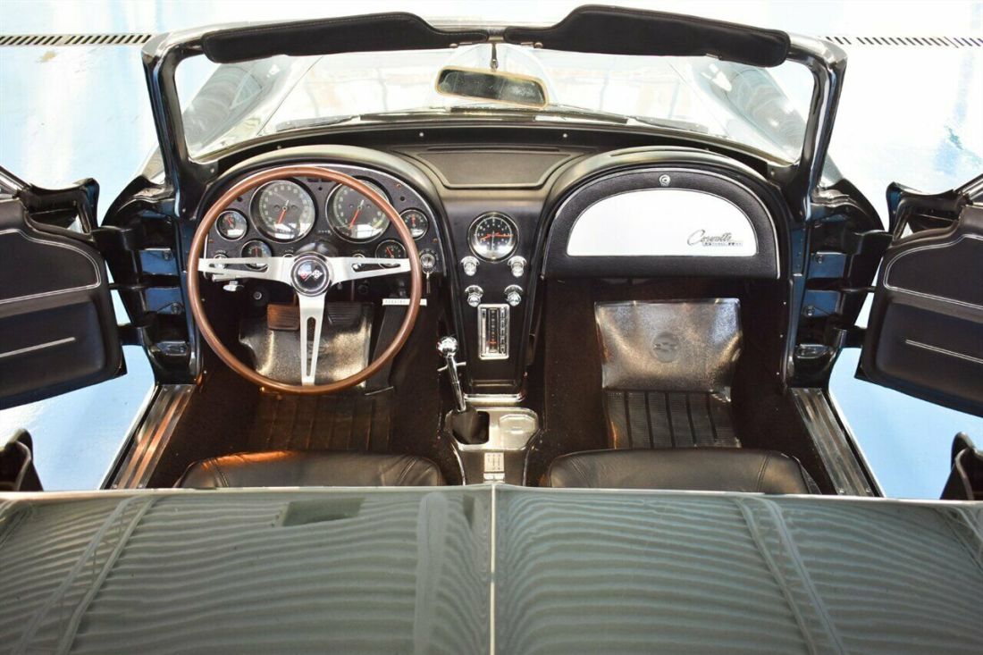 1965 Chevrolet Corvette - photo 2