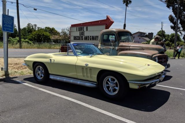 1965 Chevrolet Corvette - photo 2