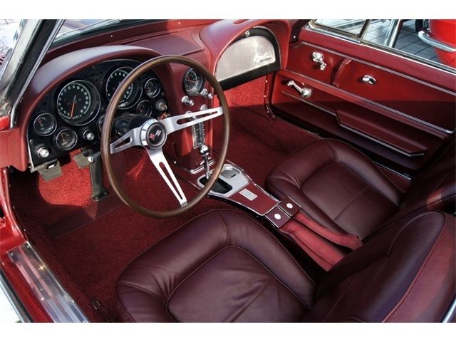 1965 Chevrolet Corvette - photo 2