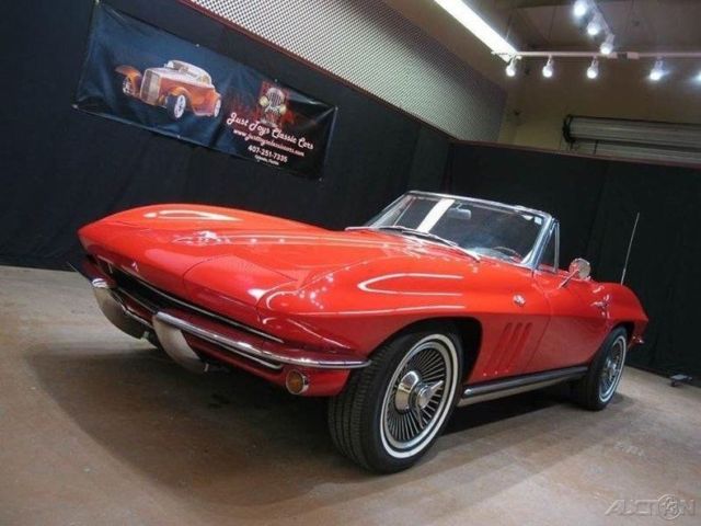 1965 Chevrolet Corvette - photo 2