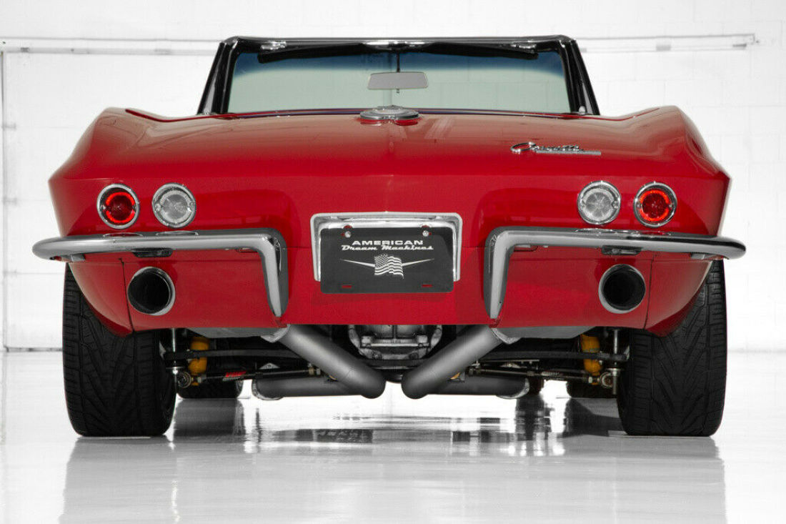 1965 Chevrolet Corvette Convertible, Red/Black, 502ci Engine, 700R4 Automa - photo 2