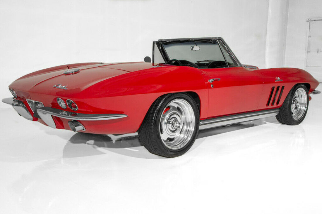 1965 Chevrolet Corvette Convertible, Red/Black, 502ci Engine, 700R4 Automa - photo 5