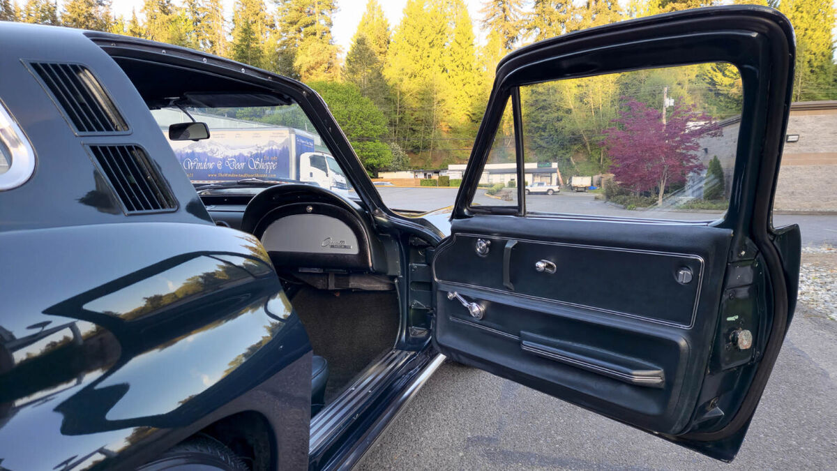 1965 Chevrolet Corvette Coupe "Super Rare" (1 of 771) - photo 12