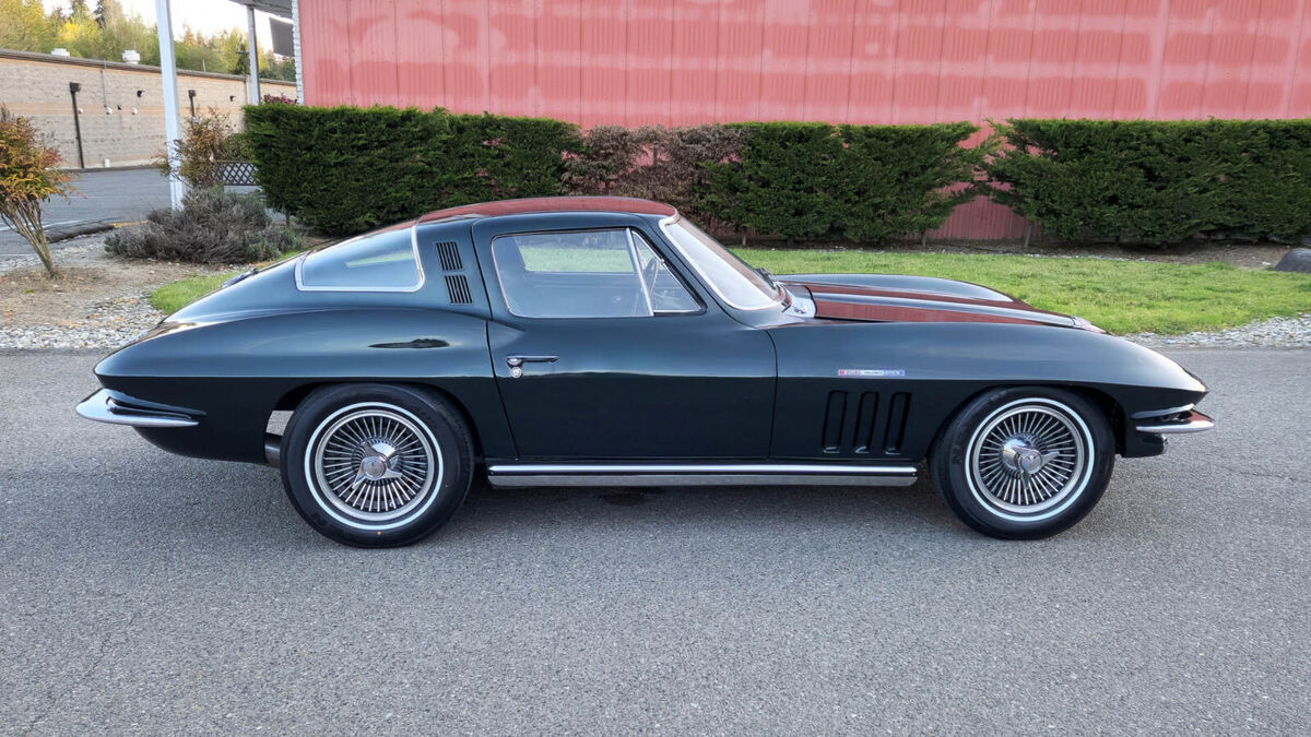 1965 Chevrolet Corvette Coupe "Super Rare" (1 of 771) - photo 2