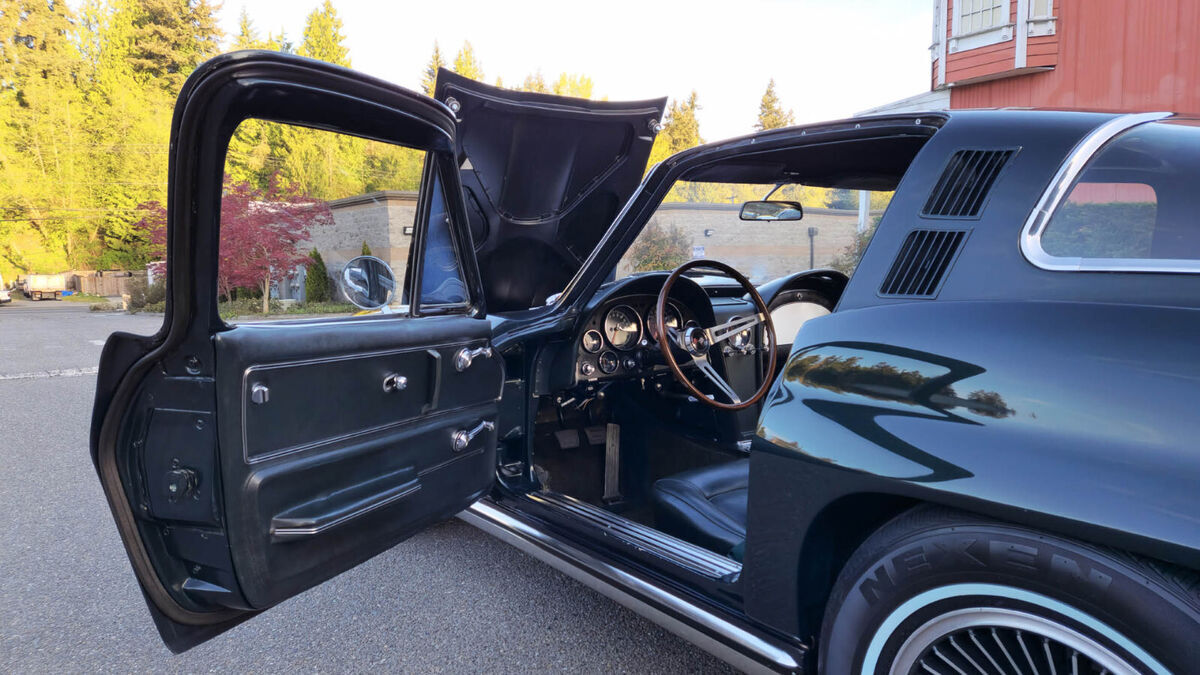 1965 Chevrolet Corvette Coupe "Super Rare" (1 of 771) - photo 9