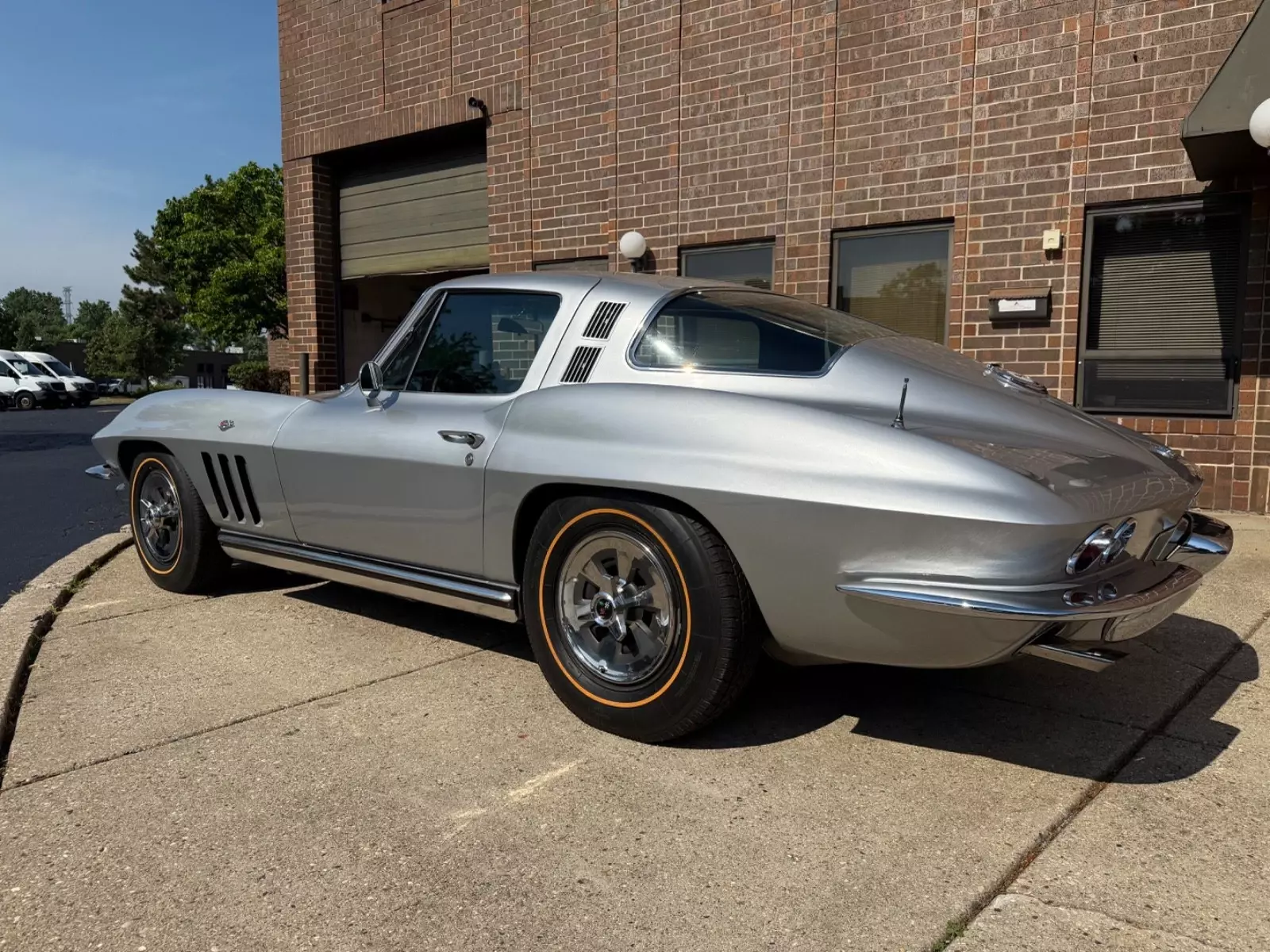 1965 Chevrolet Corvette - #s Match - Highly Optioned - photo 5