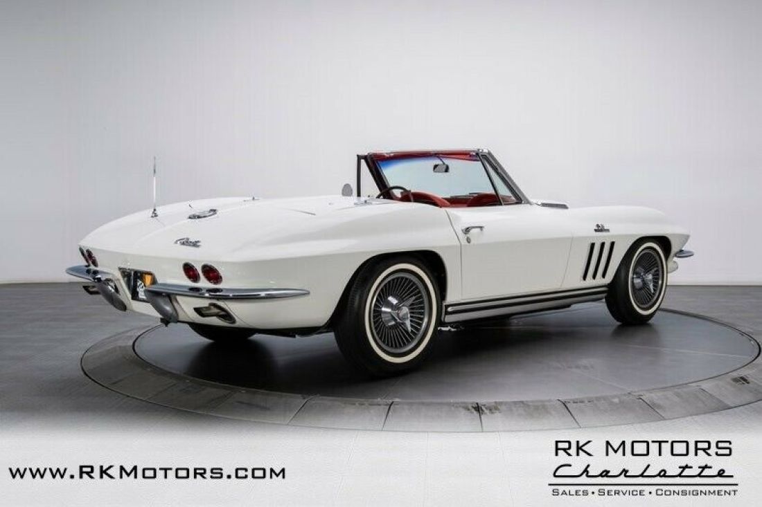 1965 Chevrolet Corvette - photo 2