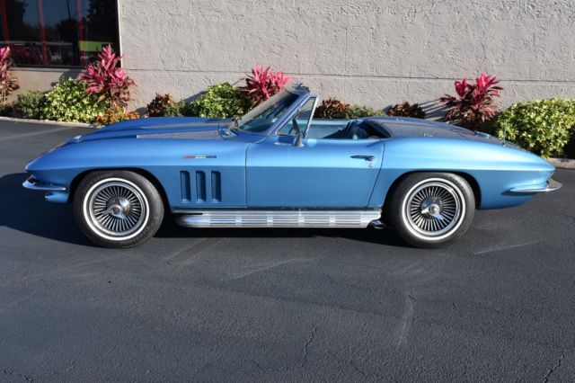 1965 Chevrolet Corvette Fuel Injected 327Ci 375HP 4 Speed 1 of 771 built - photo 4