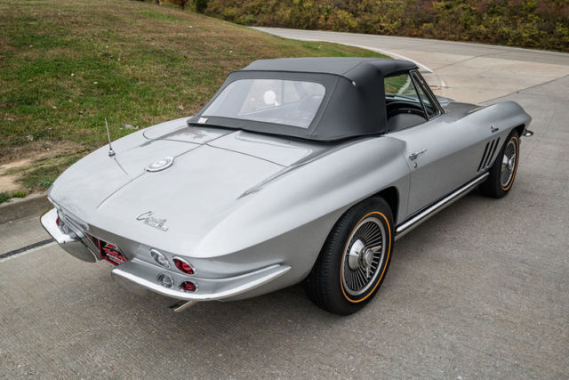 1965 Chevrolet Corvette Convertible - photo 12
