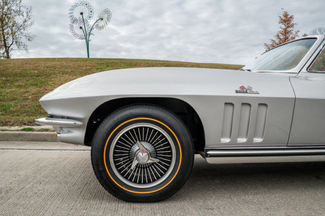 1965 Chevrolet Corvette Convertible - photo 6