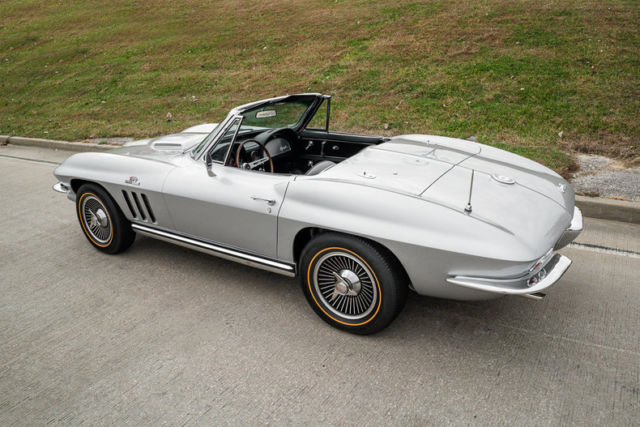 1965 Chevrolet Corvette Convertible - photo 9