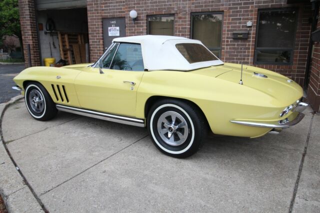 1965 Chevrolet Corvette - Highly Factory Optioned - photo 3