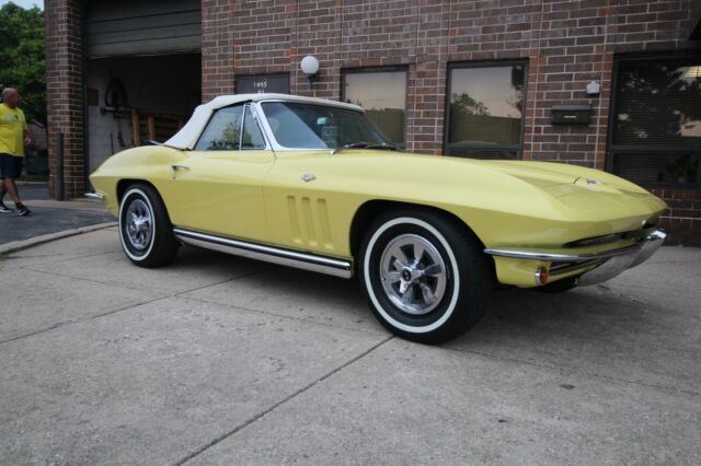 1965 Chevrolet Corvette - Highly Factory Optioned - photo 6