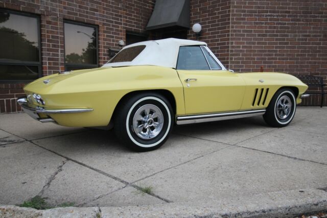 1965 Chevrolet Corvette - Highly Factory Optioned - photo 7