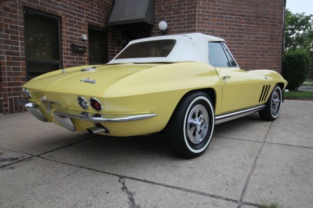 1965 Chevrolet Corvette - Highly Factory Optioned - photo 8