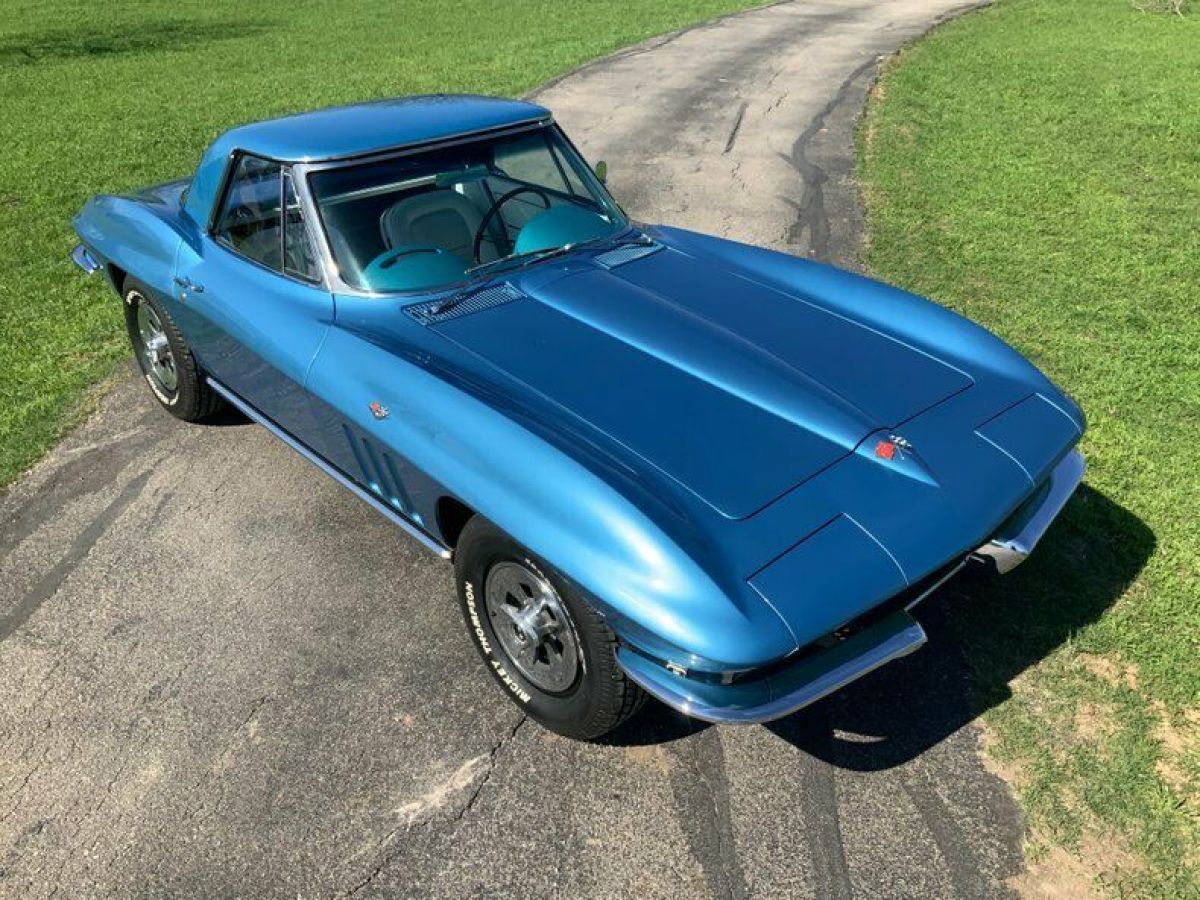 1965 Chevrolet Corvette Sting Ray, #'s 327/300, 4-Sp, 2 Tops - photo 10