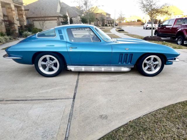 1965 CHEVROLET CORVETTE STING RAY COUPE 327 365HP 4 SPEED MUST SEE 1965 Chevrolet Corvette STING RAY COUPE 365HP