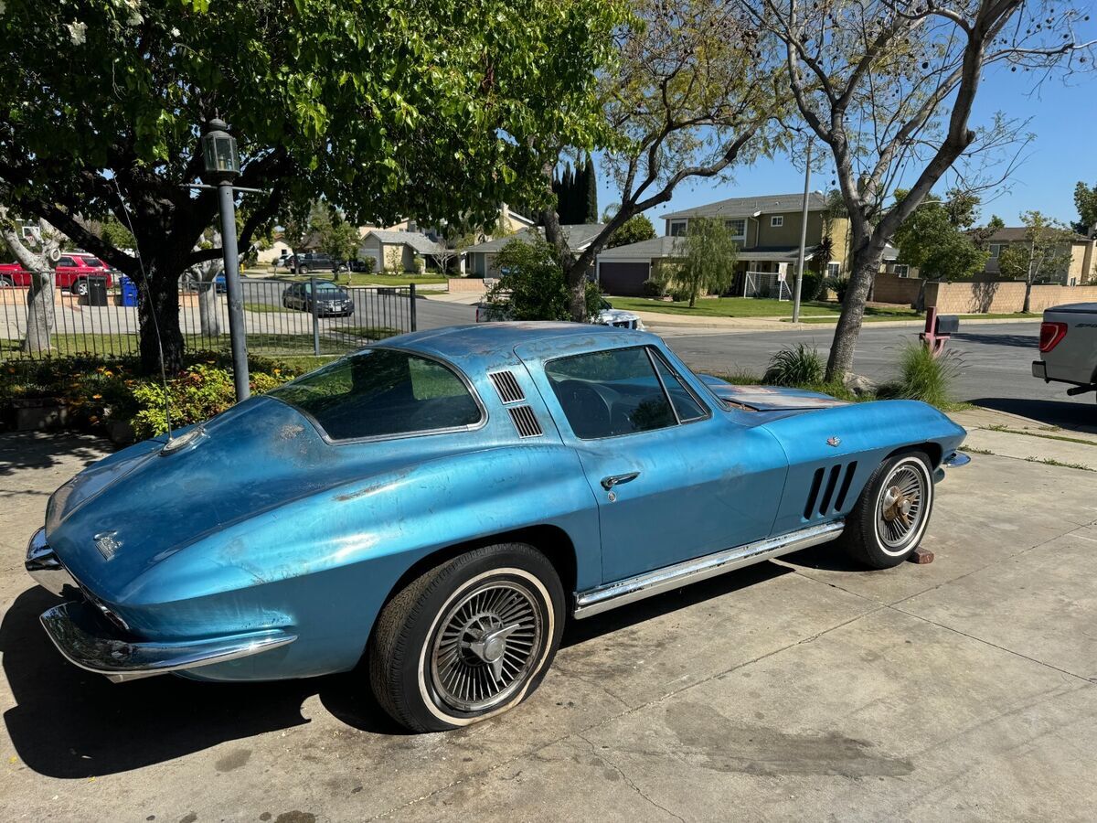 1965 Chevrolet Corvette - photo 3