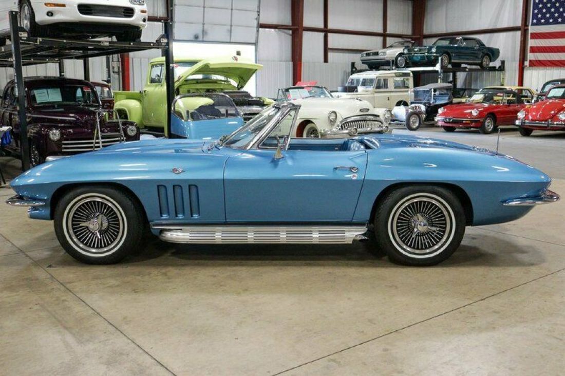 1965 Chevrolet Corvette Stingray - photo 2