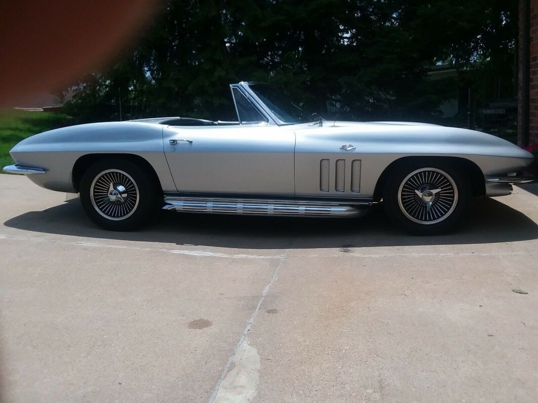 1965 Chevrolet Corvette Stingray - photo 2