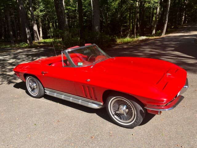 1965 Chevrolet Corvette Stingray convertible - matching numbers red on red 1965 Chevrolet Corvette