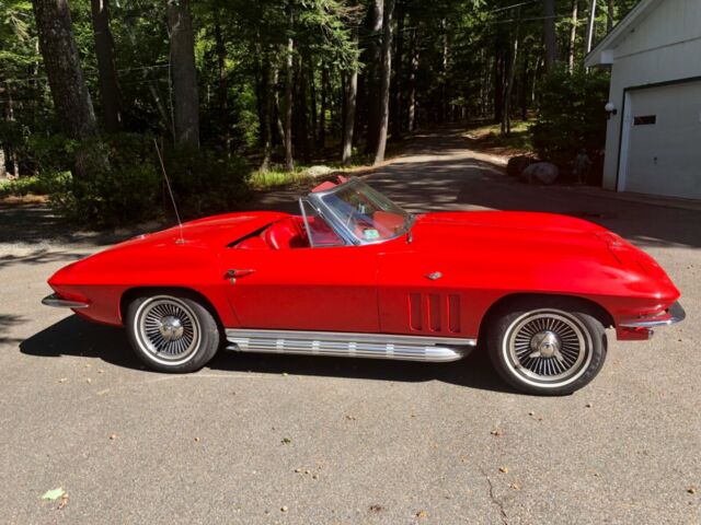 1965 Chevrolet Corvette - photo 2