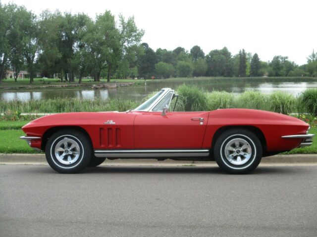 1965 Chevrolet Corvette - photo 3