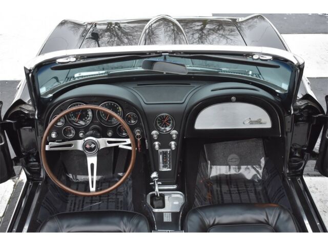 1965 Chevrolet Corvette - photo 2
