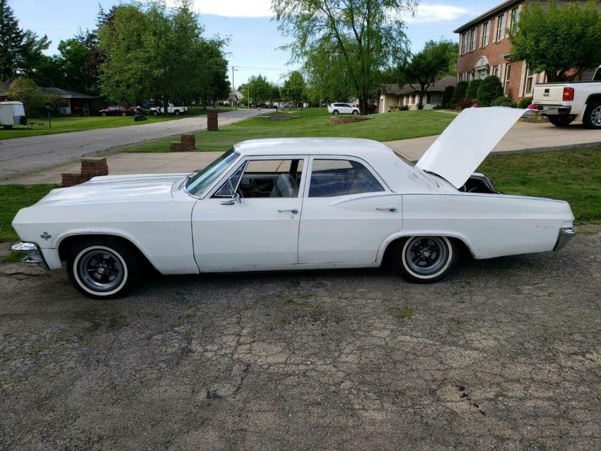 1965 Chevrolet Impala - photo 2