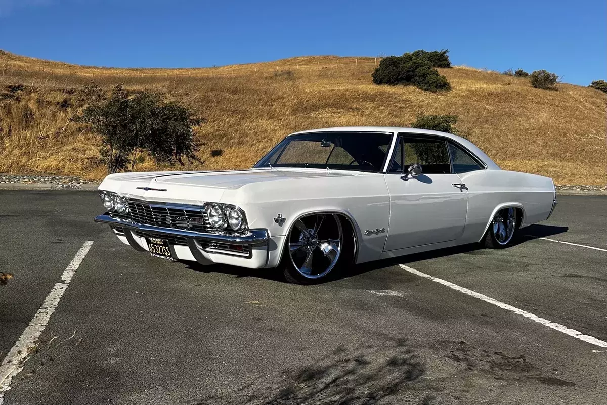 1965 Chevrolet Impala Coupe White super sport 1965 Chevrolet Impala super sport