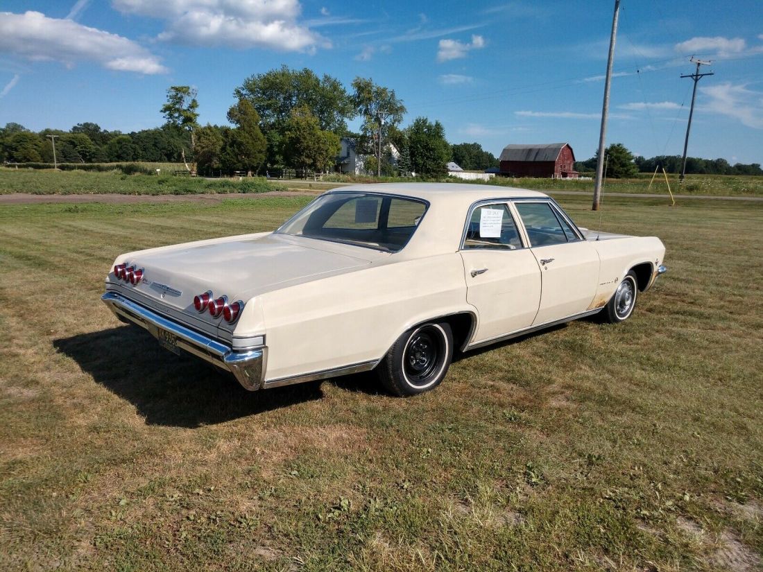 1965 Chevrolet Impala four door - photo 2