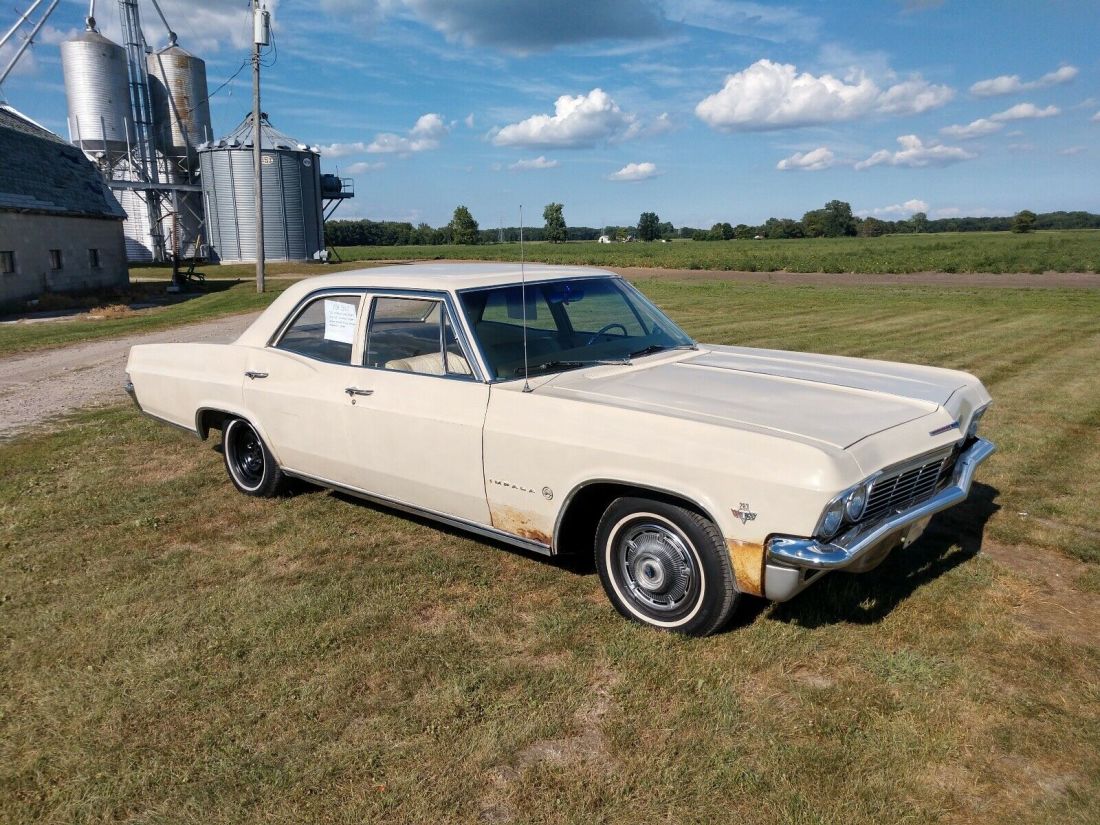 1965 Chevrolet Impala four door - photo 9