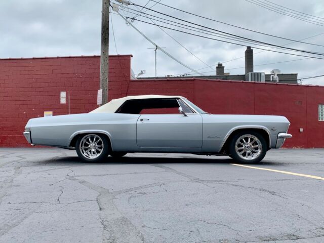 1965 Chevrolet Impala SS - Convertible 327CI fuel injected - Financing Available 1965 Chevrolet Impala --