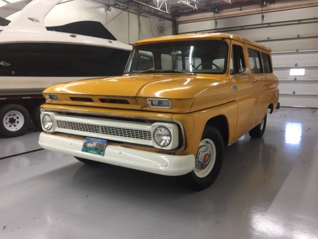 1965 Chevrolet Suburban - photo 10