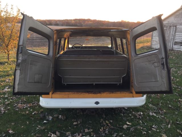 1965 Chevrolet Suburban - photo 12